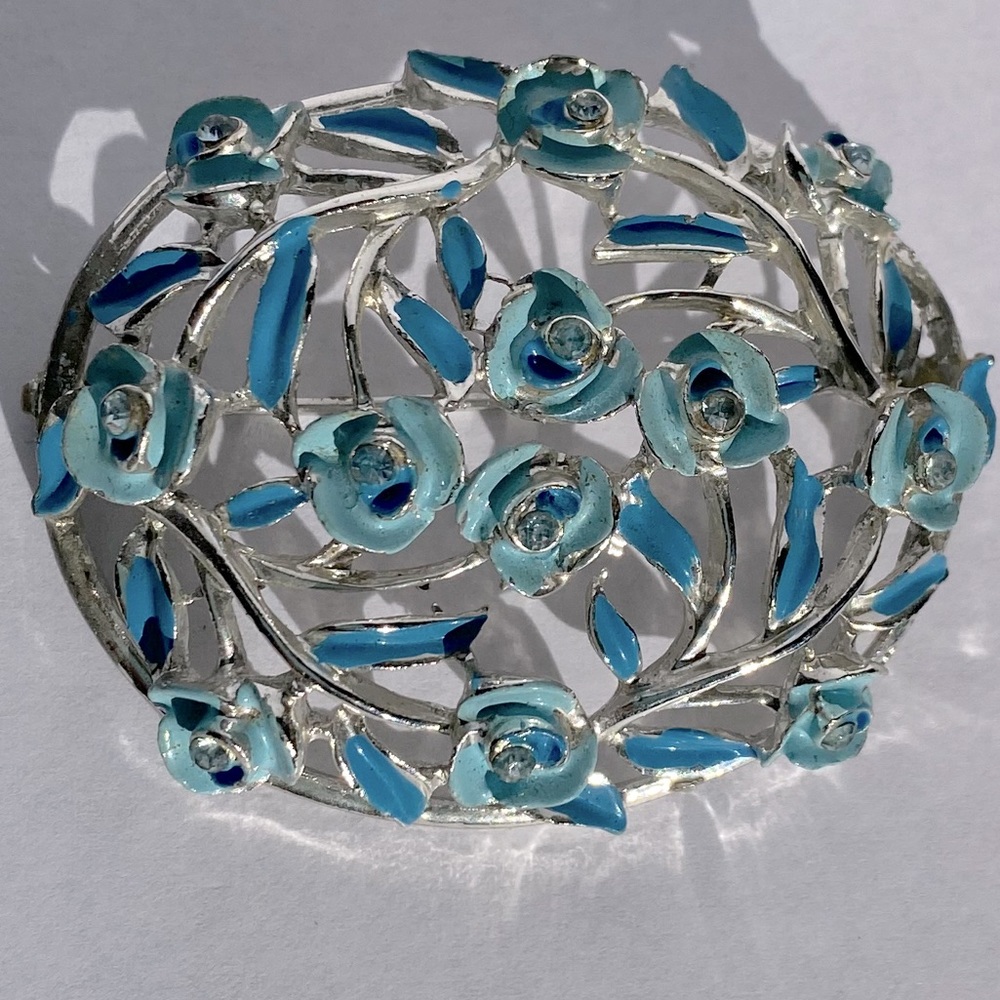 Vintage Women’s Costume Jewelry Silver Toned Blue Enamel Stone Flower Brooch Pin